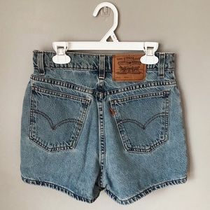 VINTAGE LEVI’S high rise denim shorts
